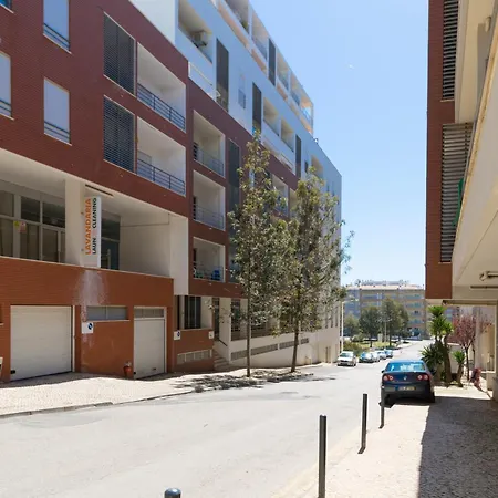 T1 Edu - Da Rocha Apartment Portimao